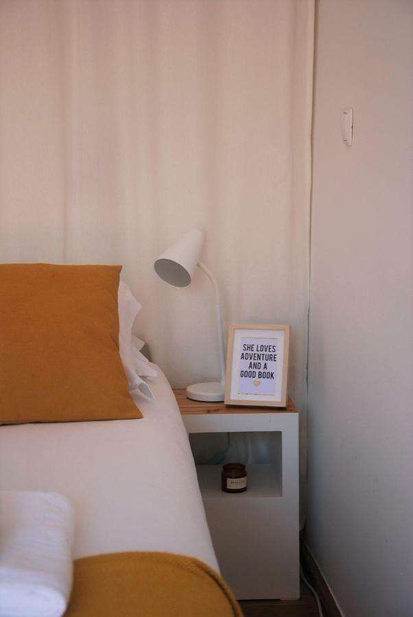 Sunny, And Comfy Ap. In Av. Da Liberdade * Lissabon