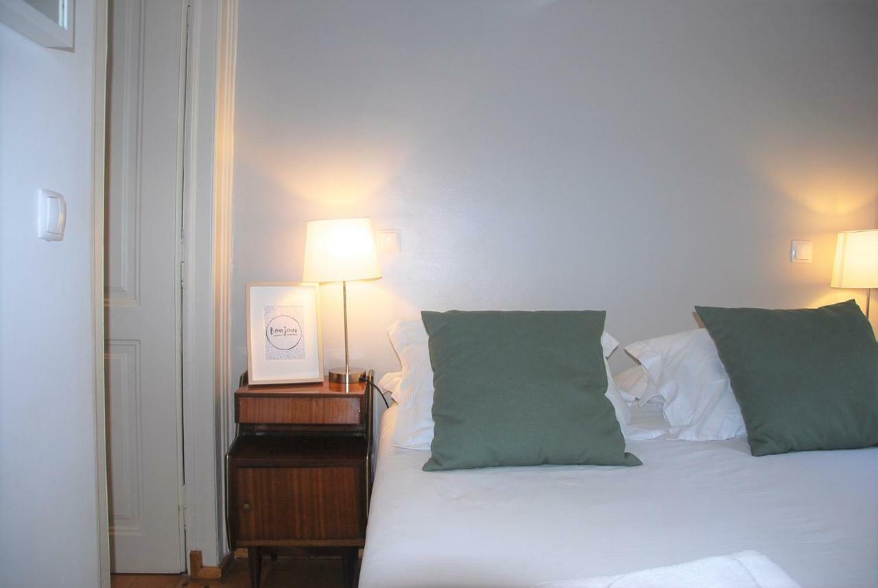 Sunny, And Comfy Ap. In Av. Da Liberdade Apartment