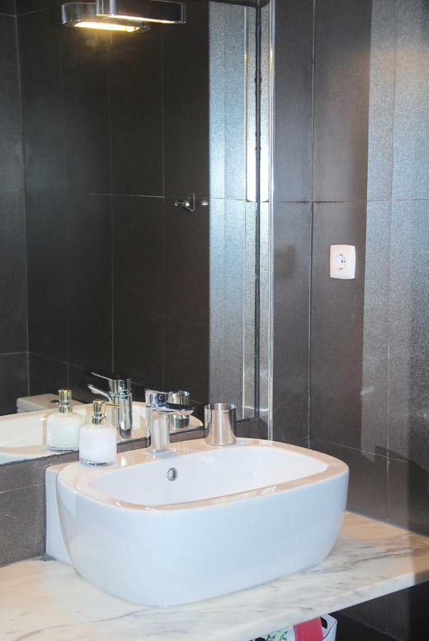 Apartment Sunny, And Comfy Ap. In Av. Da Liberdade *
